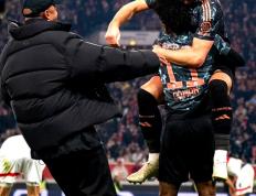 包含凯恩在DWG比赛中高光表现，回归赛场引发热议！的词条