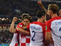 包含法国后卫因病情严重可能缺席洲际联赛的词条