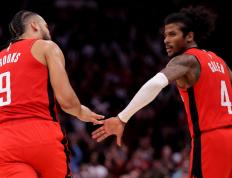 火箭队外线火力全开，轻松击败太阳