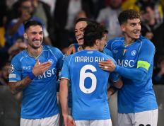 包含尤文图斯主场战平那不勒斯，梅西破门不敌对手的词条