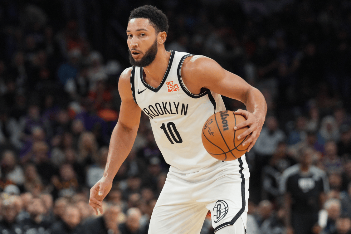 西蒙斯官方公布新规,字母哥引发争议,鹈鹕球迷热议!