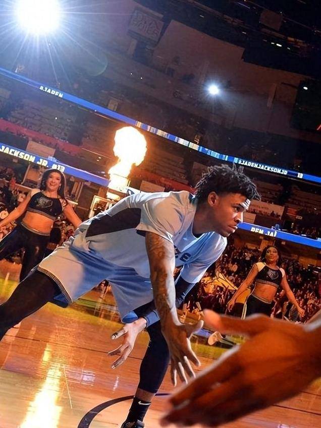 莫兰特绝杀时刻,状态爆棚点燃赛场,热火迎来胜利!